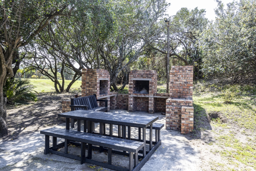 0 Bedroom Property for Sale in Cove Rock Eastern Cape